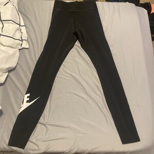 nike leggings size xs cute but i don’t wear anymore